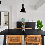 Marbella Banus Suites - Banus, Modern, Bright And Balcony