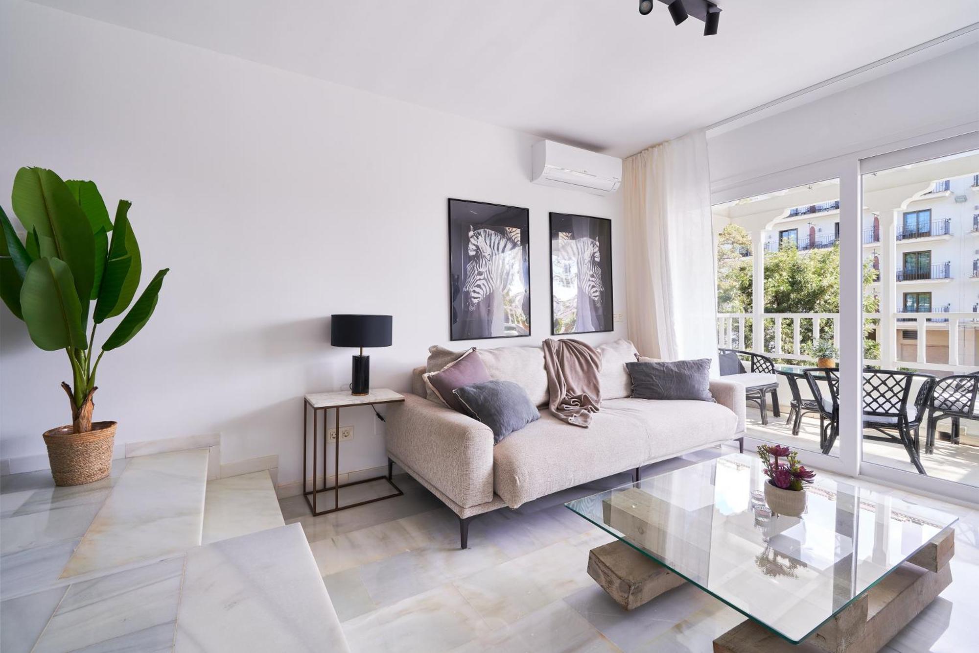 Banus - Banus, Modern, Bright And Balcony * Marbella