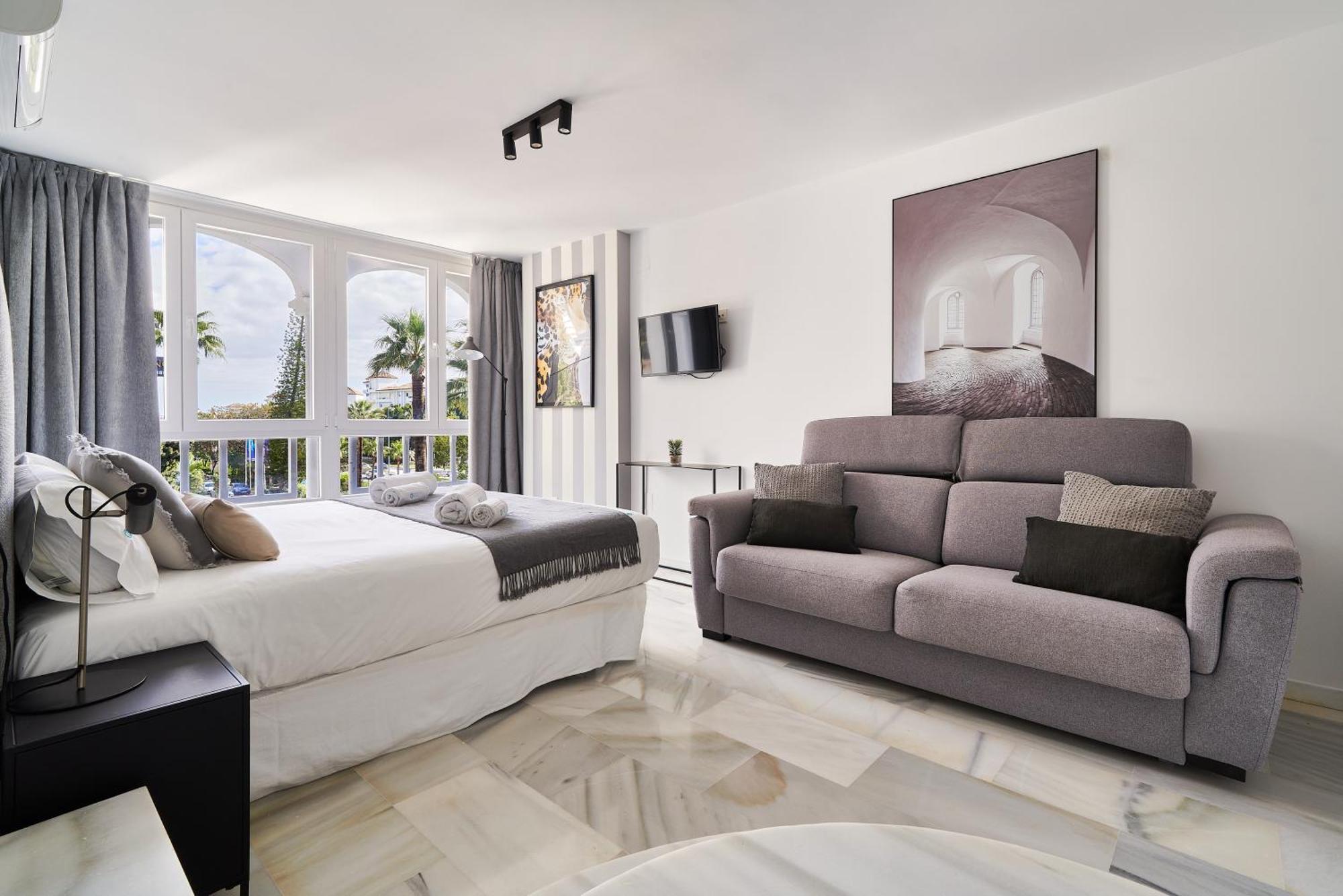 Banus - Banus, Modern, Bright And Balcony Marbella