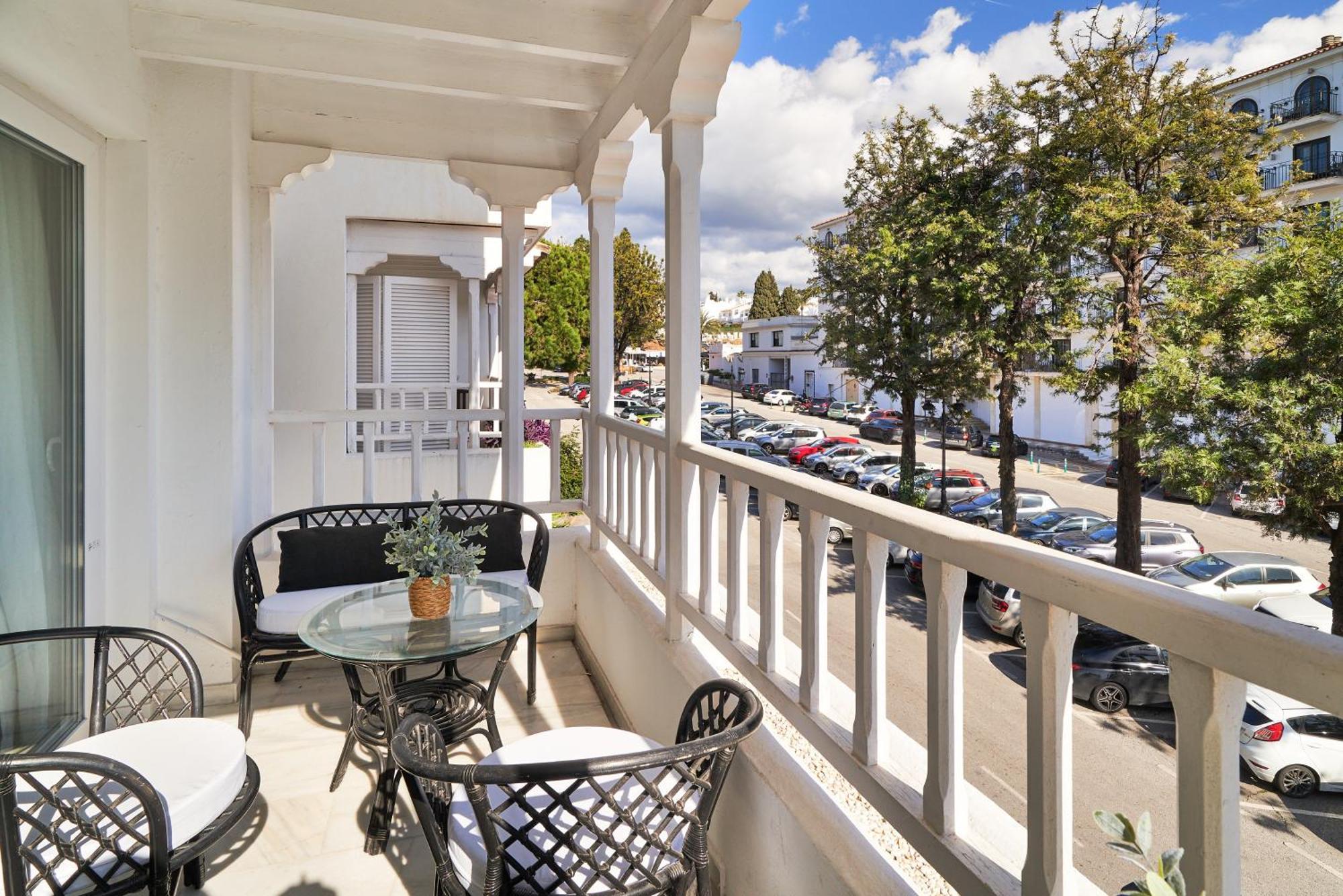 Apartment Banus - Banus, Modern, Bright And Balcony *