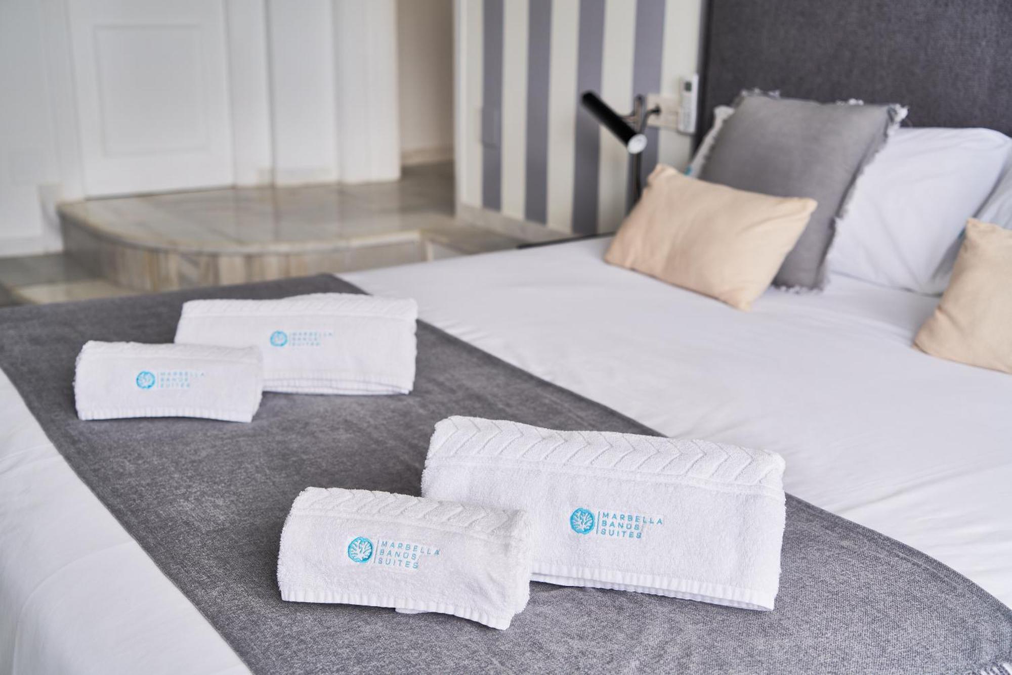 Banus - Banus, Modern, Bright And Balcony Apartment *