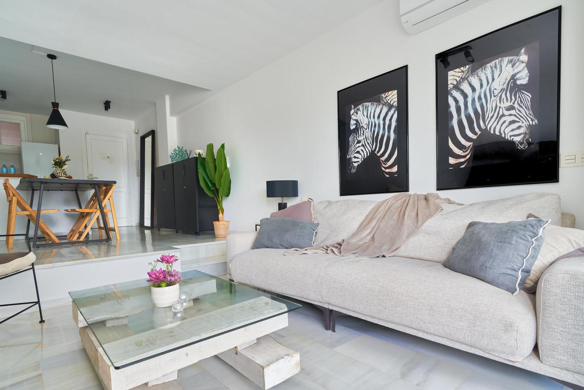 Banus - Banus, Modern, Bright And Balcony Apartamento