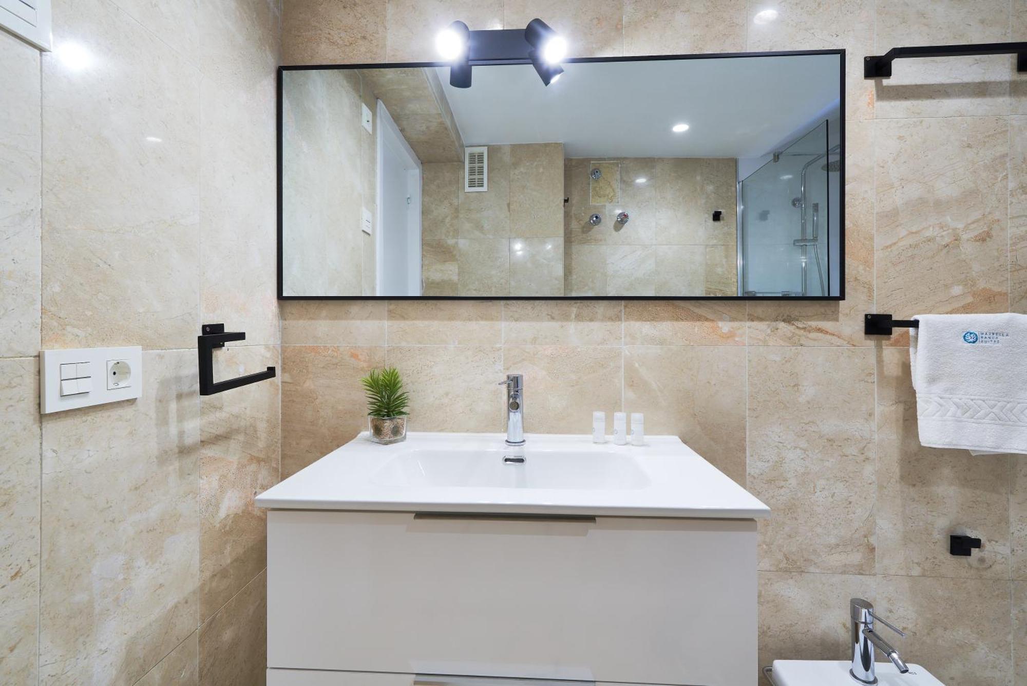 Apartamento Banus - Banus, Modern, Bright And Balcony