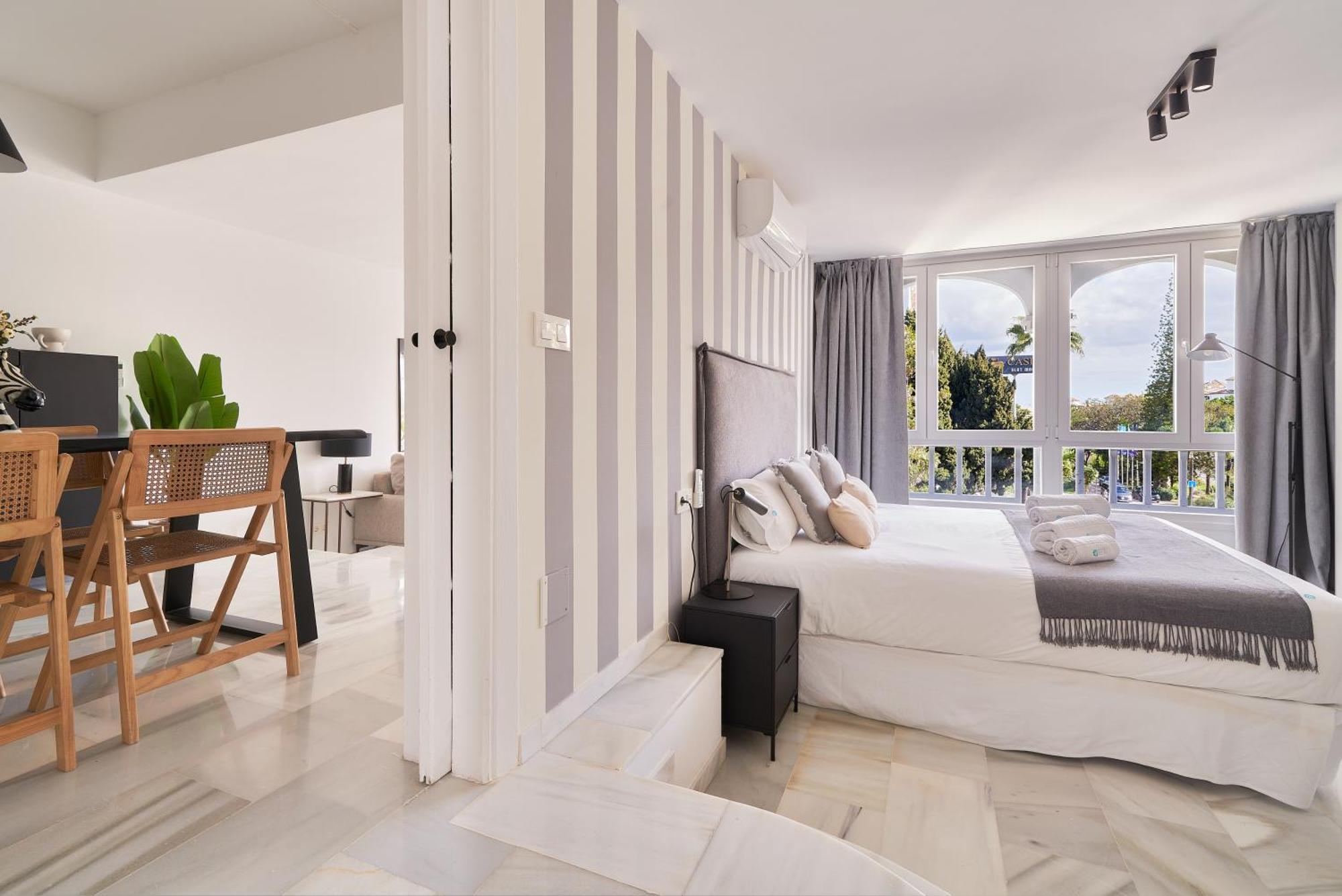 Banus - Banus, Modern, Bright And Balcony * Marbella